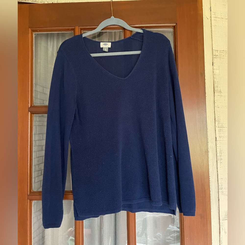 Old Navy - XL - Lightweight Knit Navy V -Neck Sweater